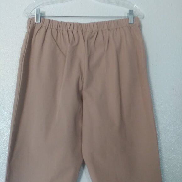 Isaac Mazrahi women's size 12P tan/khaki capris - Picture 5 of 14